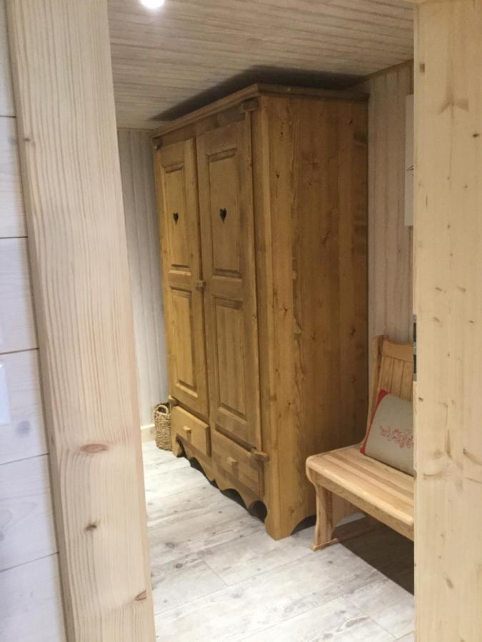 La Ferme De La-Haut B&B Le Haut-du-Them Εξωτερικό φωτογραφία