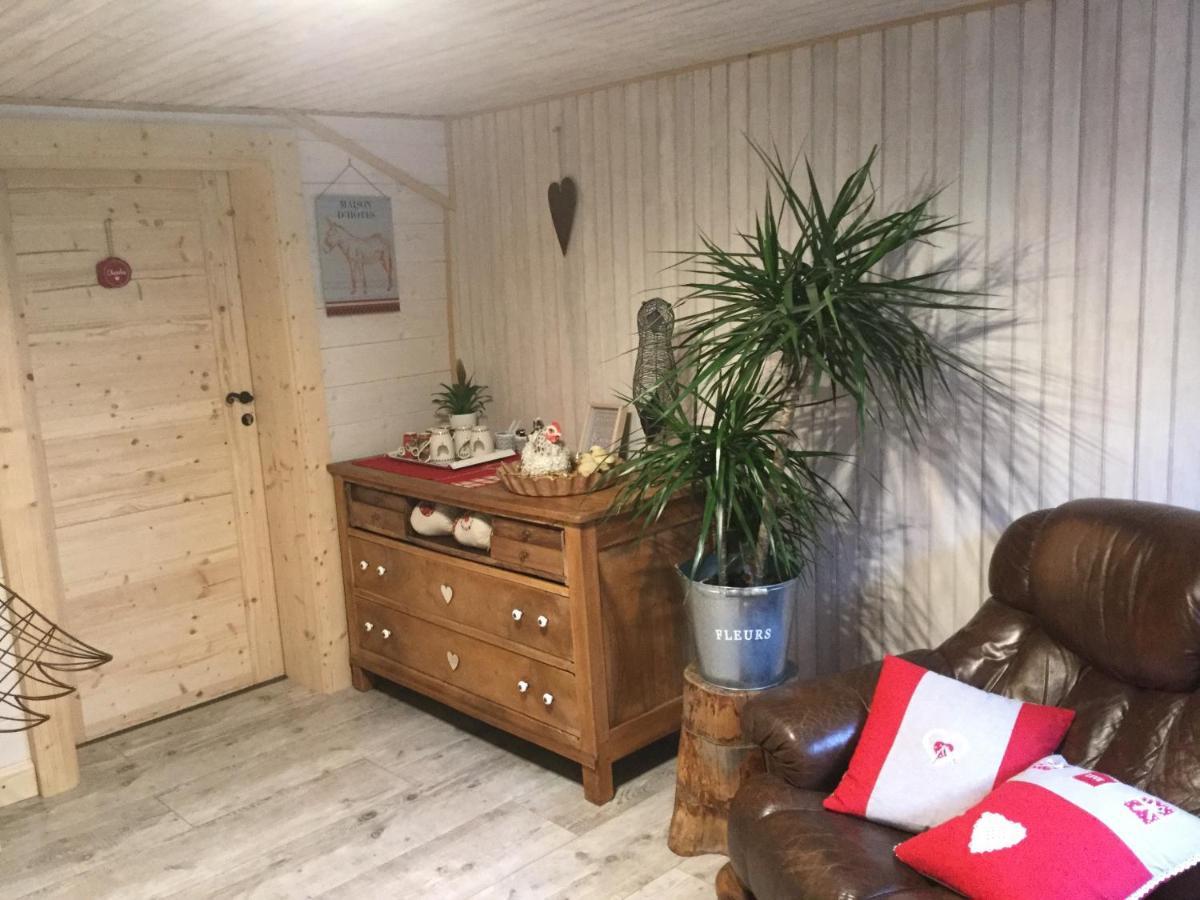 La Ferme De La-Haut B&B Le Haut-du-Them Εξωτερικό φωτογραφία
