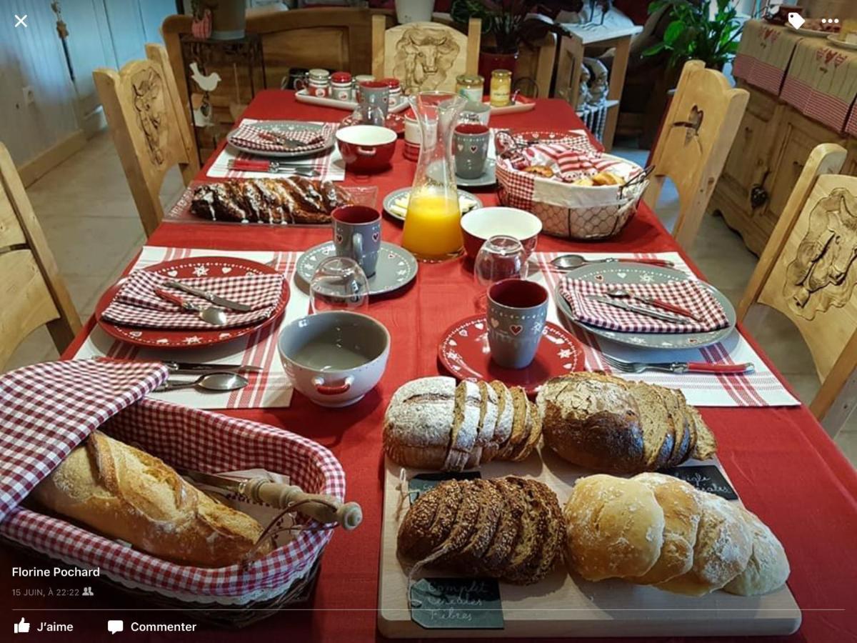 La Ferme De La-Haut B&B Le Haut-du-Them Εξωτερικό φωτογραφία